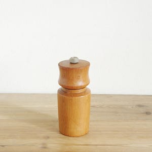 Vintage wood pepper grinder with metal knob, Mid century modern, Scandinavian spice, Danish mid mod MCM design, mill for spice