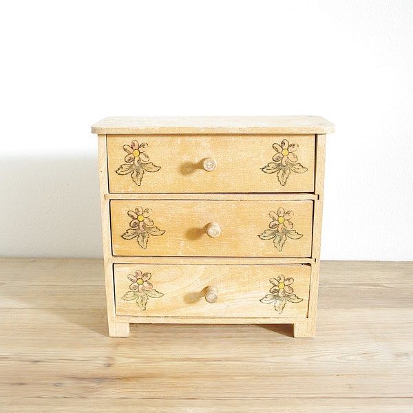 commode de poupée vintage en bois avec fleurs, commode en bois, organisateur de bureau, fourniture de studio de bureau, décoration de chambre d'enfant, petits meubles