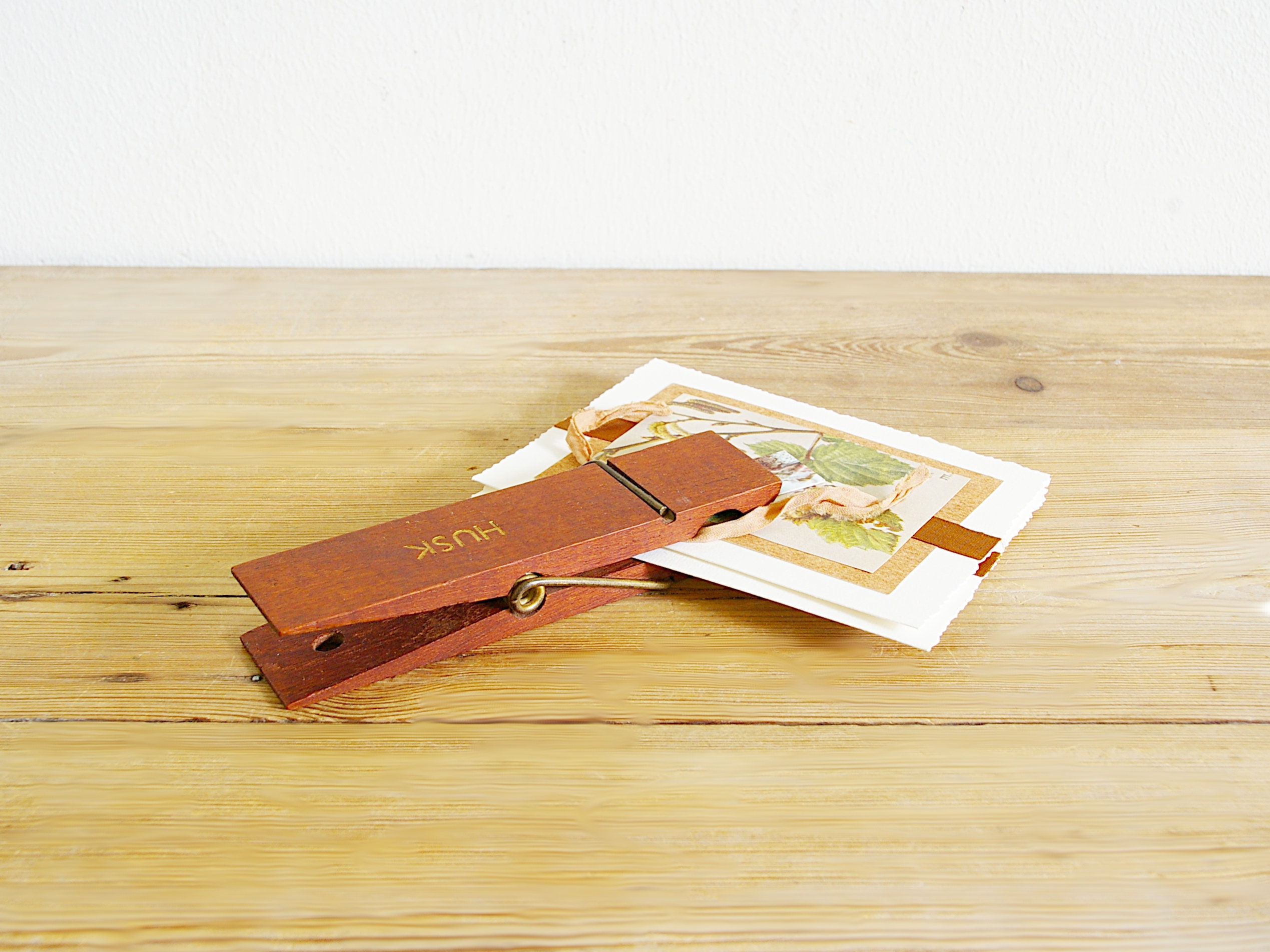 Vtg 6” Wood Giant Clothespin/Paper Clip Desktop Note/Recipe Holder/letter  sort