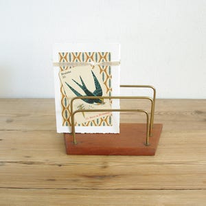 organisateur de bureau en teck avec porte-lettre vintage, décoration de bureau à domicile simple et moderne du milieu du siècle, support pour téléphone, cadeau de bibliothèque d'étude des années 1960, anniversaire d'homme