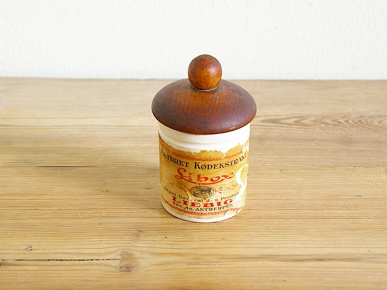 Antique rare Liebig meat extract jars with lid, collectible faience porcelain pots extractum carnis, Justus Liebig Libox Antwerp London Darker