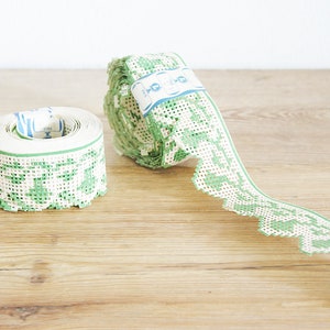 Vintage shelf edging trim paper in sealed roll, Kitchen pantry decor, new old stock NOS, paper border, traditional old display trimming