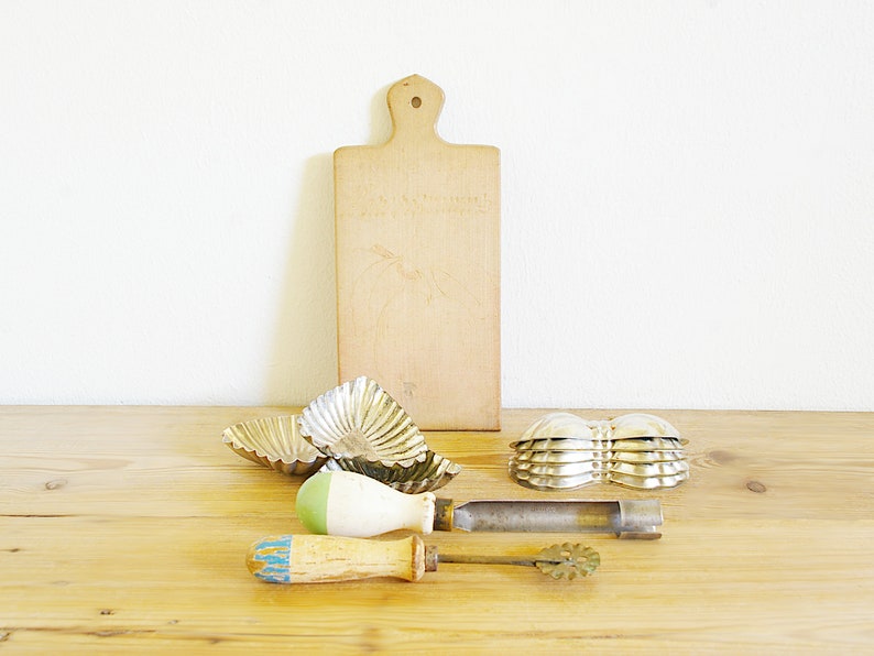 Vintage old kitchen set with cutting board dough wheel crimper apple corer and 9 small molds for cakes, Instant collection Country farmhouse image 1