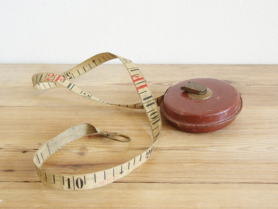 Vintage Cloth Tape Measure in Leather Case With Brass Winding