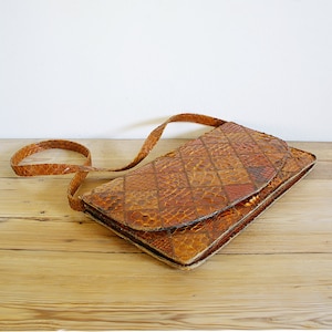 Vintage leather handbag in cognac brown with strap, purse faux alligator croc 50s, Ladies mid century clutch, classic women accessory