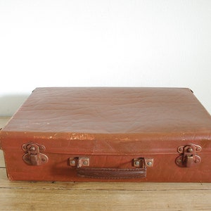 Vintage kartonnen koffer voor opslag, oud bruin retro kantoordecor, papieren opbergkoffer, creatief ambacht, unieke kleine kleine reishandtas