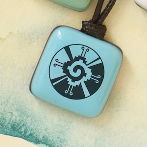 Hunab ku. Hunab Ku pendant. Mayan symbol. Contemporary Maya history. Mayan pendant. Religion of the Mayas. Spiritual Connection.