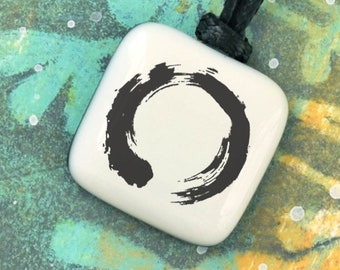 Enso. Zen pendant. Zen symbol. Japanese calligraphy. Japanese art. Simple jewellery. Yoga jewellery. Yogi. Enso circle. Asia. Buddhism.