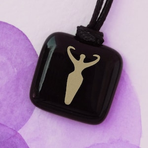 Godin. Vrouwelijke energie. Godin hanger. Vrouw. Vrouwelijk symbool. Godinnen ketting. Moeder Godin. Moeder aarde. Moeder natuur. Moeder