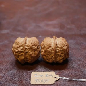 Para dopasowanych żelaznych płytek Yunnan Walnut Walnut do ręcznego pocierania w kształcie sześcianu (35 x 35 mm)