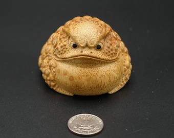 Large Bamboo Root Carved Mighty Golden Toad 竹雕金蟾