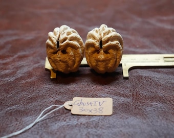 Ghost Face Walnut 鬼脸 Mini IV (30 x 38 mm)