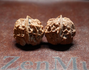 Pair of Matched Two Faced Petite Yunnan Iron BIG GEM Walnut Pair 40 mm 小二棱云铁核桃手捻