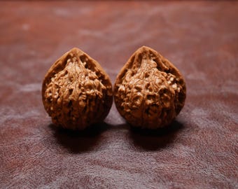 Matched Chinese Walnuts Sitting Buddha 坐佛 (40 x 44 mm) RARE