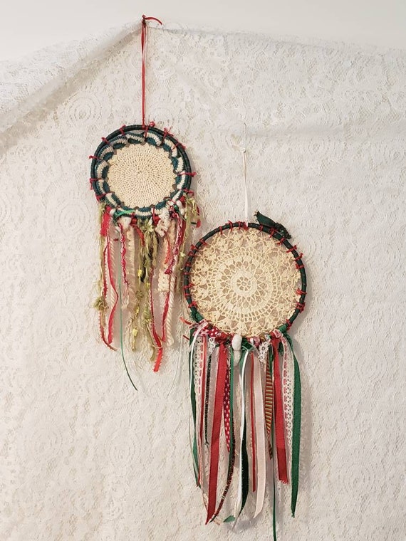 Christmas Dream Catchers: Vintage Doiley Aromatherapy Decor, Red/Green/White, Set of 2