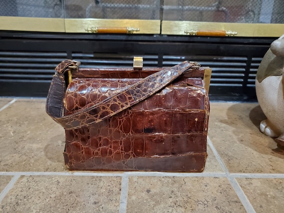 Vintage 1940s Aligator Box Purse