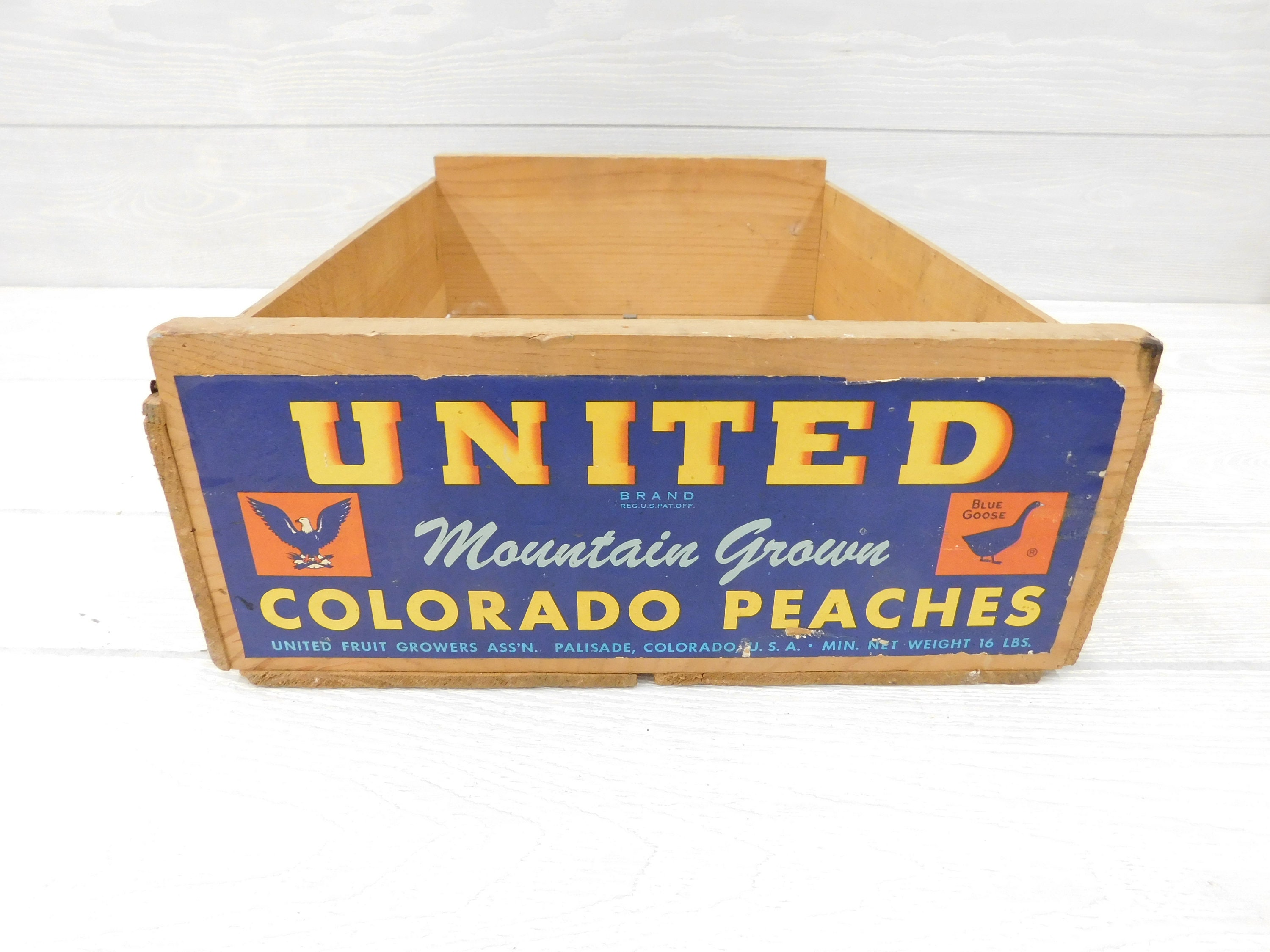 Vintage Mountain Lion Colorado Peaches wood fruit crate old beverage soda cheese box rustic farmhouse kitchen general store Grand Junction