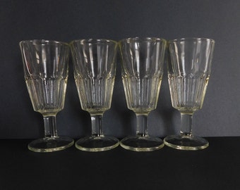 Vintage Soda-Brunnen-Füße-Gläser, schwere Milch-Shake-Gläser, Set von 4 Drogerie-Soda-Brunnen-Glaswaren