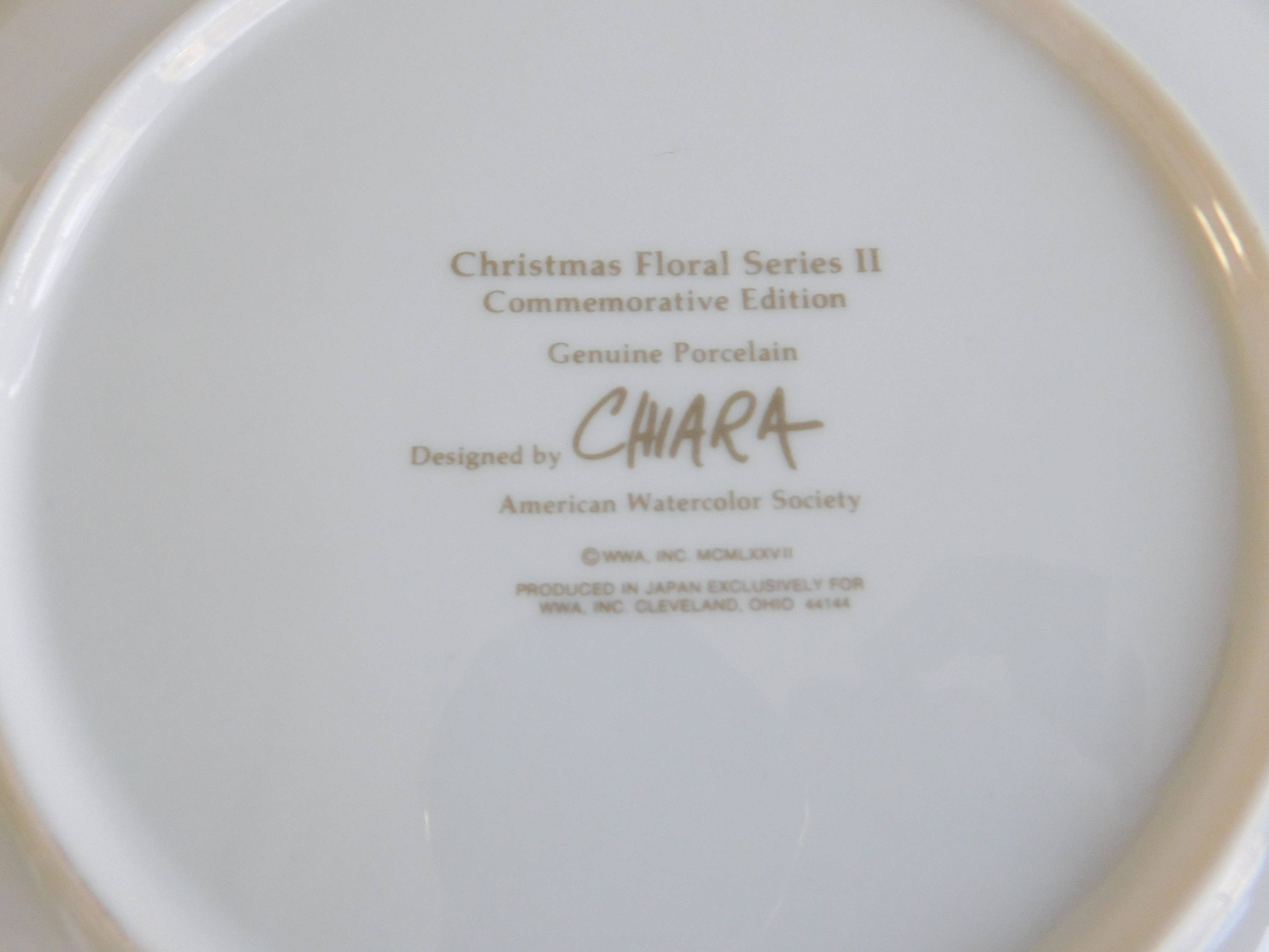 Vintage 1977 Christmas Plate, Christmas Poinsettia, Christmas