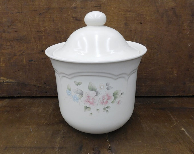 Vintage Pfaltzgraff Tea Rose 2 1/2 Quart Canister 507 Kitchen Storage