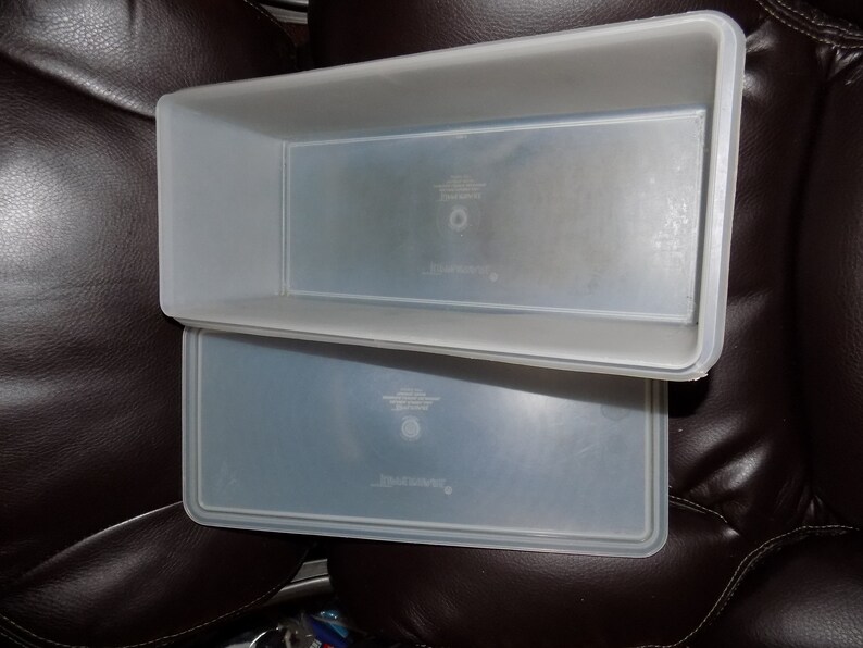 Tupperware Bread Keeper