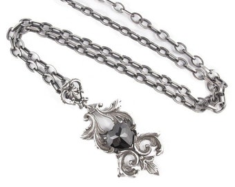 William Griffiths Collana a catena grande in argento sterling con cuore in zirconi cubici e design fiorentino