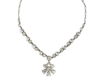 Delicata collana francese con fiore in cristallo trasparente vintage anni '40 circa