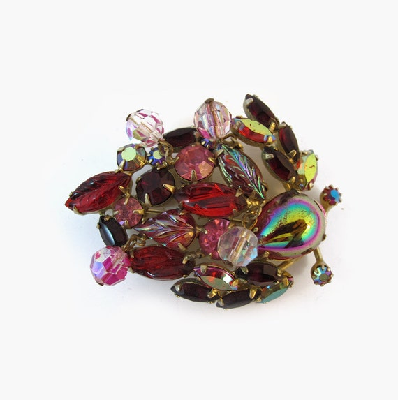 Signed Vintage Weiss Brooch - image 1