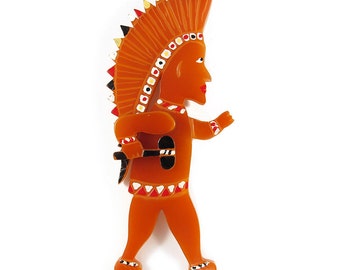 Überarbeitete Vintage Bakelit geschnitzte indische Figur Brosche c. um 1950
