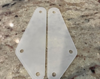 Protectores de plástico tipo tirachinas para la máquina de pinball American Pinball Legends of Valhalla.