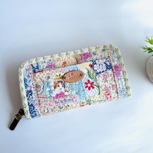 Cartera acolchada de patchwork hecha a mano, bolso de mano largo con bordado floral