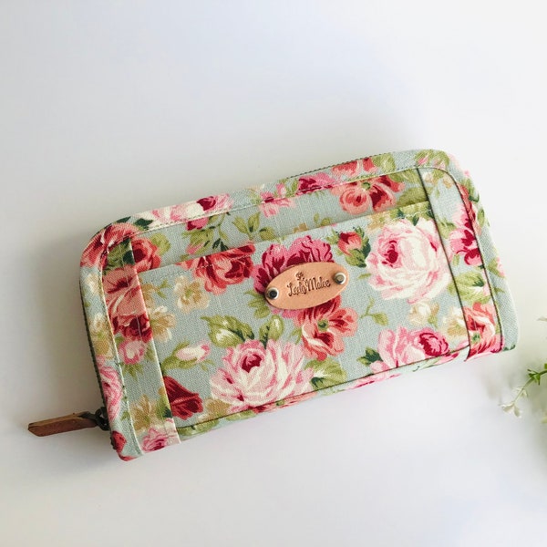 Women's wallet, Roses wallet, Green fabric wallet handmade,  Gifts for her