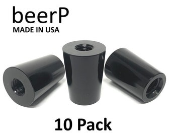 Puede incluir: Tres objetos cilíndricos negros con interior roscado, dispuestos sobre una superficie blanca. Los objetos están etiquetados como "10 Pack" y el texto "beerP MADE IN USA" es visible en la imagen.