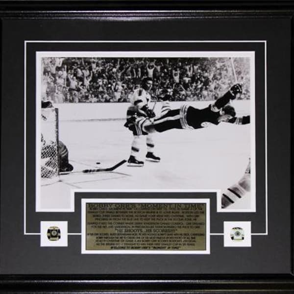 Bobby Orr Boston Bruins The Goal Black & White 11x14 Hockey Collector Frame