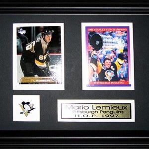 Cadre de collection pour 2 cartes et souvenirs de hockey des Penguins de Pittsburgh de Pittsburgh Mario Lemieux