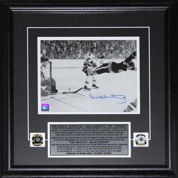 Bobby Orr Boston Bruins The Goal Black & White 8x10 Signed Hockey Frame