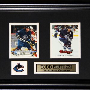 Cadre de collection pour 2 cartes souvenirs de hockey des Canucks de Vancouver de Todd Bertuzzi