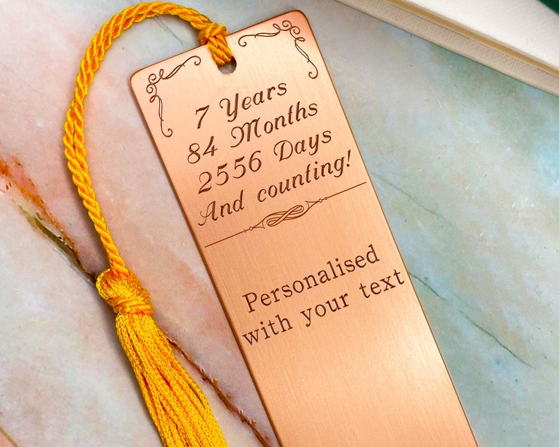 7 year anniversary bookmark copper anniversary gift unique copper gift engraved copper bookmark personalised copper gift engraved bookmark imagem 1