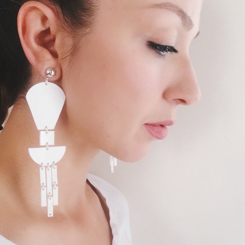 Statement Jellyfish Earrings, Long Dangle White Stud Earrings, Clip-on Earrings, Geometric Earrings 画像 1