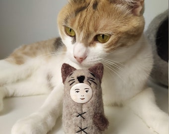 Needle felt cats, Wool animals, Needle felt animals, Felt toys