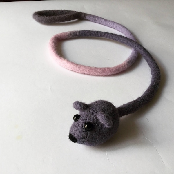 El mejor juguete para gatos Juguete ecológico para gatos Juguete de ratón para gatito Juguete para gato personalizado Ratón de fieltro con aguja Animales de fieltro con aguja natural Juguete de cordones