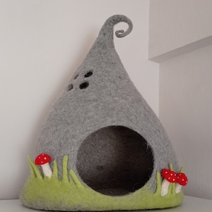 Large cat cave, desinger cat cave, cat cave gray, muchroom cave, felt pet cave, cat cacoon, wool cat cave, pet bed, house
