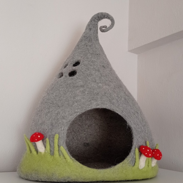 Large cat cave, desinger cat cave, cat cave gray, muchroom cave, felt pet cave, cat cacoon, wool cat cave, pet bed, house