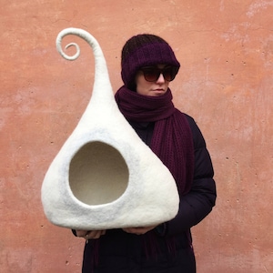 Cat cave, desinger cat cave, cat cave white, personslized cat cave, felt pet cave, cat cacoon, wool cat cave, pet bed, modern cat furniture