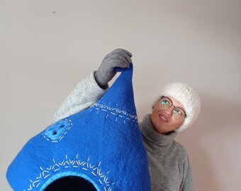 Large cat cave, cat furniture, cat cave blue, cat tipi, felt pet cave, cat cacoon, wool cat cave, pet bed, house