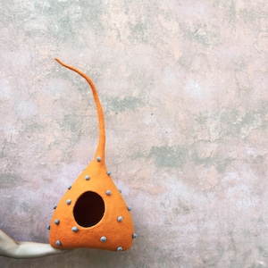 Cat cave, desinger cat cave, cat cave white, personslized cat cave, felt pet cave, cat cacoon, wool cat cave, pet bed, small dog cave, house