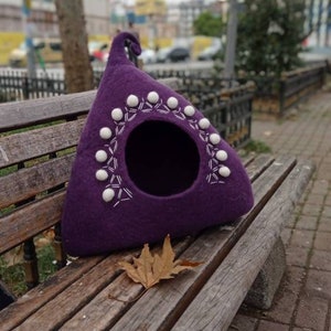 Cat cave, cat tipi, cat bed, felted cat cave, felt pet cave, cat cacoon, wool cat cave, pet bed, small dog cave, house, purple
