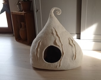 Cat cave, cat tipi, cat bed, felted cat cave, felt pet cave, cat cacoon, wool cat cave, pet bed, small dog cave, house