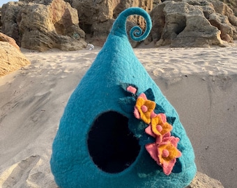 Felt cat cave, cat furniture, cat house, cat bed, pet bed, pet house, wool, turquoise, felted cat cocoon, cave small dog, cat cave flower