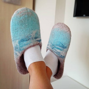 Felted slippers for women, womens house shoes, wool shoes from organic wool, gift for woman, eco shoes, Handmade eco friendly slippers